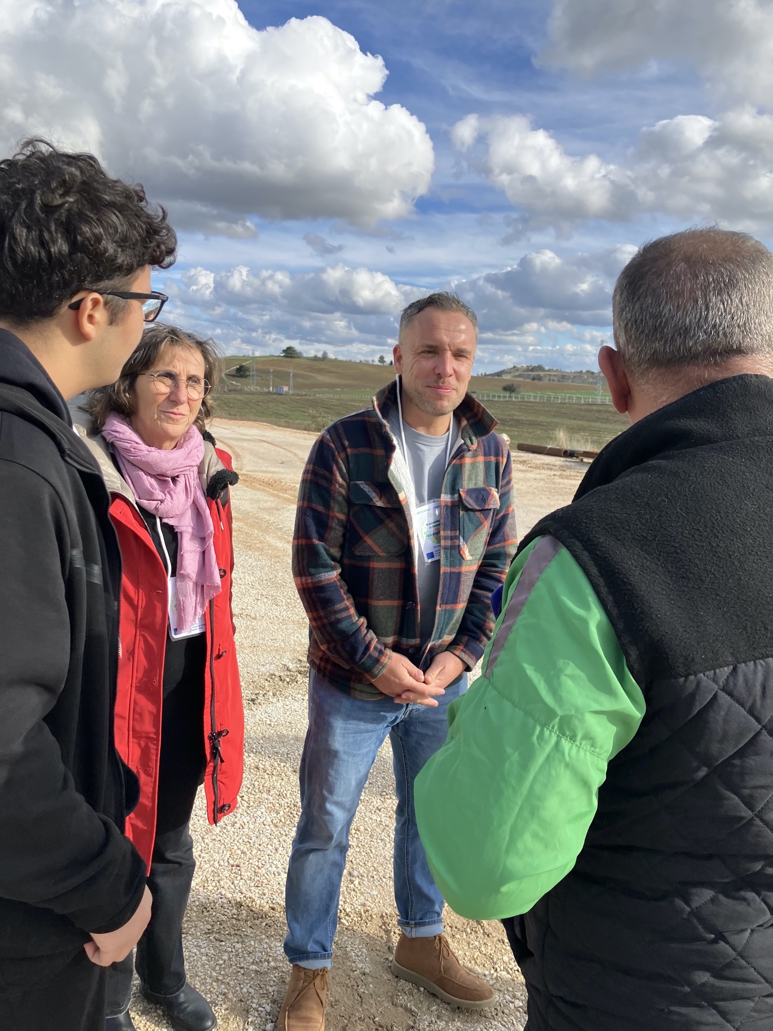 Interview mit dem Lokalfernsehen an der Biogasanlage